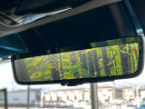【デジタルインナーミラー】後席の大きな荷物や同乗者で後方が確認しづらい時でも安心!カメラが撮影した車両後方の映像をルームミラー内に表示。クリアな視界で状況の確認が可能です!