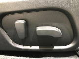 【パワーシート】スイッチ一つで簡単にシートの微調整が可能!電動だから力もいりません!快適なシートポジションにセットして、快適なドライブをお楽しみください。