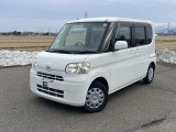 車両の品質管理は室内展示場を完備しておりますので、品質を保った状態の車両をご覧いただけます。
