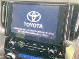 【9型ディスプレイオーディオ】視認性が高いディスプレイ付きオーディオを装備♪操作性も良好で直感的なソース選択が可能です。バックカメラを接続すれば後退時のカメラ画像もチェックでき便利!