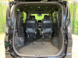 普段のお買い物や通勤、送迎等に十分な荷室スペースを確保しております。セカンドシートを倒すと、大きな荷物の積載も可能です♪