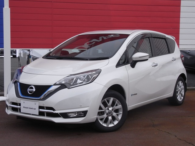 ノート 1.2 e-POWER メダリスト FOUR 4WD 