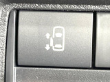 【パワースライドドア】スマートキーや運転席のスイッチでスライドドアの開閉が可能♪電動だから力を入れてドアを開ける必要が無く、小さいお子様でも、重い荷物を持っている時もラクに開け閉めできます♪