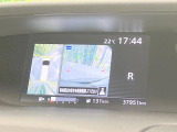 【アラウンドビューモニター】専用のカメラにより、上から見下ろしたような視点で360度クルマの周囲を確認することができます☆死角部分も確認しやすく、狭い場所での切り返しや駐車もスムーズに行えます。