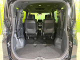 普段のお買い物や通勤、送迎等に十分な荷室スペースを確保しております。セカンドシートを倒すと、大きな荷物の積載も可能です♪
