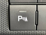 【クリアランスソナー】バンパーに付いたセンサーが障害物を検知!一定の距離に近づくとアラートで教えてくれます♪狭い駐車スペースや車庫入れ時も安心ですね☆