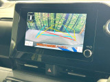 【バックカメラ】駐車時に後方がリアルタイム映像で確認できます。大型商業施設や立体駐車場での駐車時や、夜間のバック時に大活躍!運転スキルに関わらず、今や必須となった装備のひとつです!