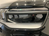初代JEEP WILLYSからインスピレーションを得た丸目ライトとボクシーなフォルム。ヘッドライト、フロントフォグライト、テールライトにLEDを初採用