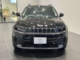 「どこにでも行ける。何でもできる。」Jeepに息づく自由の精神はその素晴らしい性能で、Jeepだから辿り着ける未知なる世界へ誘い心と身体を開放します。