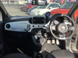 イタリア車ならではの美しさ、走りへのこだわりを感じるインテリアデザイン!