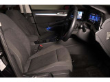 認定中古車は、納車前に専用の機械を使用して71項目の点検を行っております。
