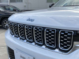 初代JEEP WILLYSからインスピレーションを得た丸目ライトとボクシーなフォルム。ヘッドライト、フロントフォグライト、テールライトにLEDを初採用