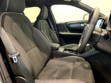 XC40 アルティメット B4 AWD ダークエディション 4WD 