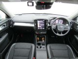 XC40 T4 モメンタム 