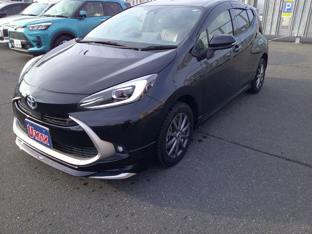 アクア  1.5 Z E-Four 4WD