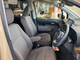 運転者にとっては日々使用することとなる運転席です。運転席が快適だと運転に集中することができますね。