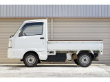 アオリの内側にはパネルが張り付けてありダメージを受けにくくしてあります。荷台本体も傷みも少なく酷い凹みや錆は見受けられません。