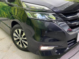 【LEDヘッドライト】悪天候や夜間走行時も良好な視界を確保し安心して運転できる高輝度LEDヘッドライトを装備!点灯速度が早く、消費電力も抑えられています。