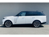 ランドローバーのプレミアム認定中古車はご納車より2年間(走行距離100,000km)の認定中古車保証が無料付帯。さらに2年間の延長保証も別途有償になりますがお選びいただけます。