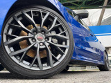 【後期型純正19インチアルミホイール】外観にマッチした後期型純正アルミホイールを装着しております。各種Aftermarketアルミホイールや、スタッドレスタイヤも取扱いしております。是非ご相談ください♪