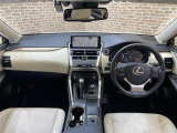 NX 300h バージョンL 4WD 本革シート
