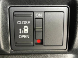 【パワースライドドア】スマートキーや運転席のスイッチでスライドドアの開閉が可能♪電動だから力を入れてドアを開ける必要が無く、小さいお子様でも、重い荷物を持っている時もラクに開け閉めできます♪
