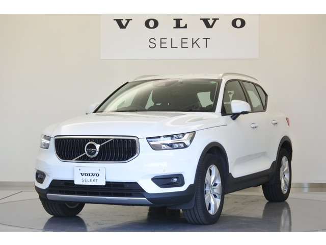 XC40 B4 AWD モメンタム 4WD 