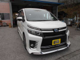 ヴォクシー 1.8 ハイブリッド ZS 