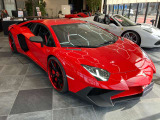 Rosso Mars/Nero Cosmos 6.5リッターV12 750ps/8400rpm 70.4kgm//5500rpm(カタログ値) 1,525kg PWR2.03kg/ps  7AMT フロントリフティング リバースカメラ  カーボンバケットシート ブランディングPKG PPF