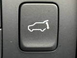 【パワーバックドア】スマートキーや運転席のボタンを押すだけでリアゲートが自動で開閉します!荷物を持っている時や、高い位置にあるバックドアを閉める際に便利な機能です♪
