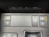 【シートベンチレーション】夏場は涼しい風でお尻や背中の熱やムレを防ぎ、冬はエアコンよりも早く温まってポカポカに!季節を問わず快適に過ごせます。
