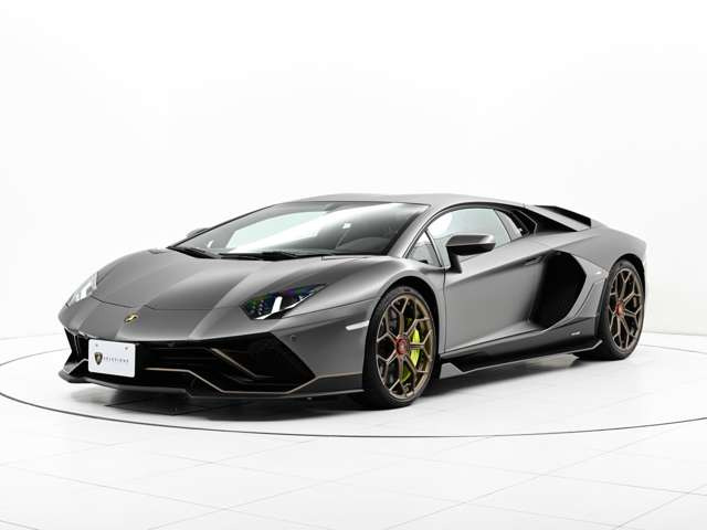 ランボルギーニ アヴェンタドール LP780-4 ウルティメ 4WD の