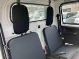 おクルマをご購入の機会に、自動車保険を見直してみませんか?