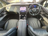 一体感のあるナビは、高級感ある車内を演出してくれます。オーディオ機能も充実しておりますので、運転もより楽しめます♪