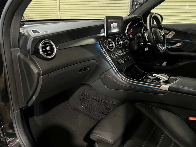 メルセデス・ベンツ GLC AMG GLC43 4マチック 4WD レザー