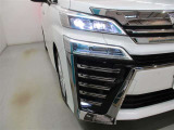 LEDヘッドライトとフォグランプのコラボです。雨や雪の日も安心!フォグランプがお車の存在を際立たせますね♪