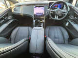 一体感のあるナビは、高級感ある車内を演出してくれます。オーディオ機能も充実しておりますので、運転もより楽しめます♪