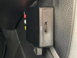 【アクセサリーソケット(電源ソケット)】電源からケーブルをつなげば、スマートフォンなどの電子機器の充電などを行うことができます。ゲーム機器や、カメラの充電にも便利ですね。