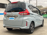 フリード 1.5 ハイブリッド クロスター 4WD 