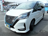 セレナ 1.2 e-POWER ハイウェイスター V 
