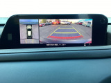 狭い場所での駐車やすれ違いなどでより的確な運転操作に役立つ360°ビューモニターが装備されています。