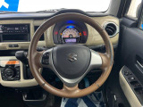【純正革巻きステアリング】上質な革を使用することで、手にしっかり馴染みとても運転しやすいハンドルです♪
