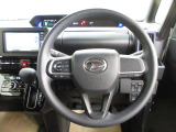 運転が楽しくなる明るく開放的な運転席まわりです。