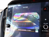 『1台』のお車に対して、3名体制で日々議論を重ね仕入れを行っております。