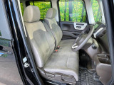 運転席シート廻りは使用感も少なく、良好な状態となっています。丁寧に使われていたことがよくわかりますね。