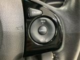 ハンドルにクルーズコントロールの操作スイッチが装備されています!。ハンドルから手を離さず安全に操作できます。