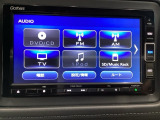 ナビゲーションはフルセグTV、インターナビ対応のGathers純正メモリーナビを搭載しています。Bluetoothオーディオ機能がありますので、スマートフォンなどの音楽も再生できます。