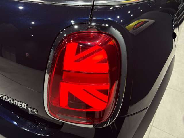 BMW MINI ミニ クーパー D の中古車詳細 (27,000km, エニグマティック