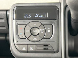 【オートエアコン】一度お好みの温度に設定すれば、車内の温度を検知し風量や温度を自動で調整。暑い…寒い…と何度もスイッチ操作をする必要はありません。快適な車内空間には必須の機能ですね♪