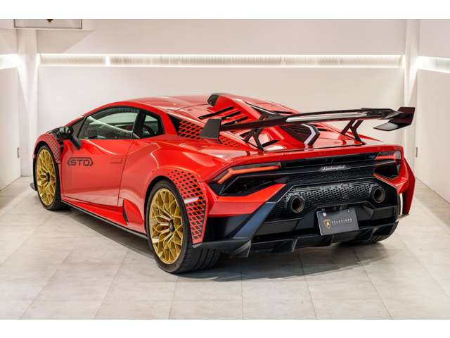 ランボルギーニ ウラカン STO の中古車詳細 (4,000km, レッド